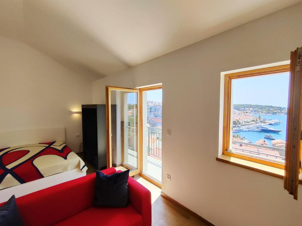 Brand New Apt W Balcony & Perfect Seaview At Center Hvar Town Eksteriør billede