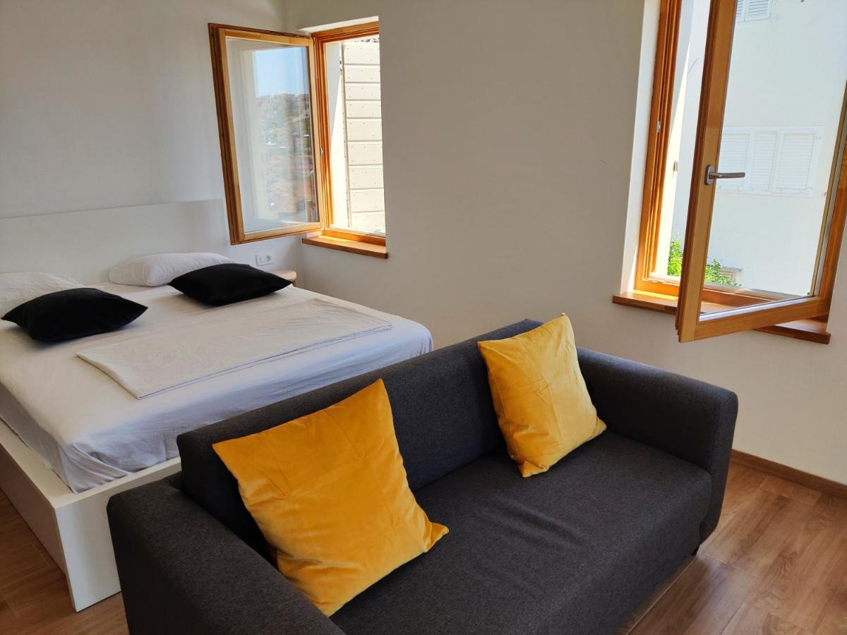 Brand New Apt W Balcony & Perfect Seaview At Center Hvar Town Eksteriør billede