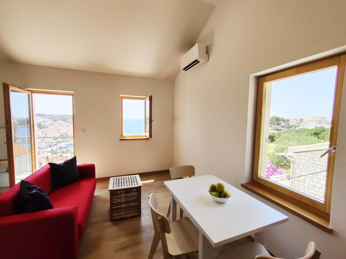 Brand New Apt W Balcony & Perfect Seaview At Center Hvar Town Eksteriør billede