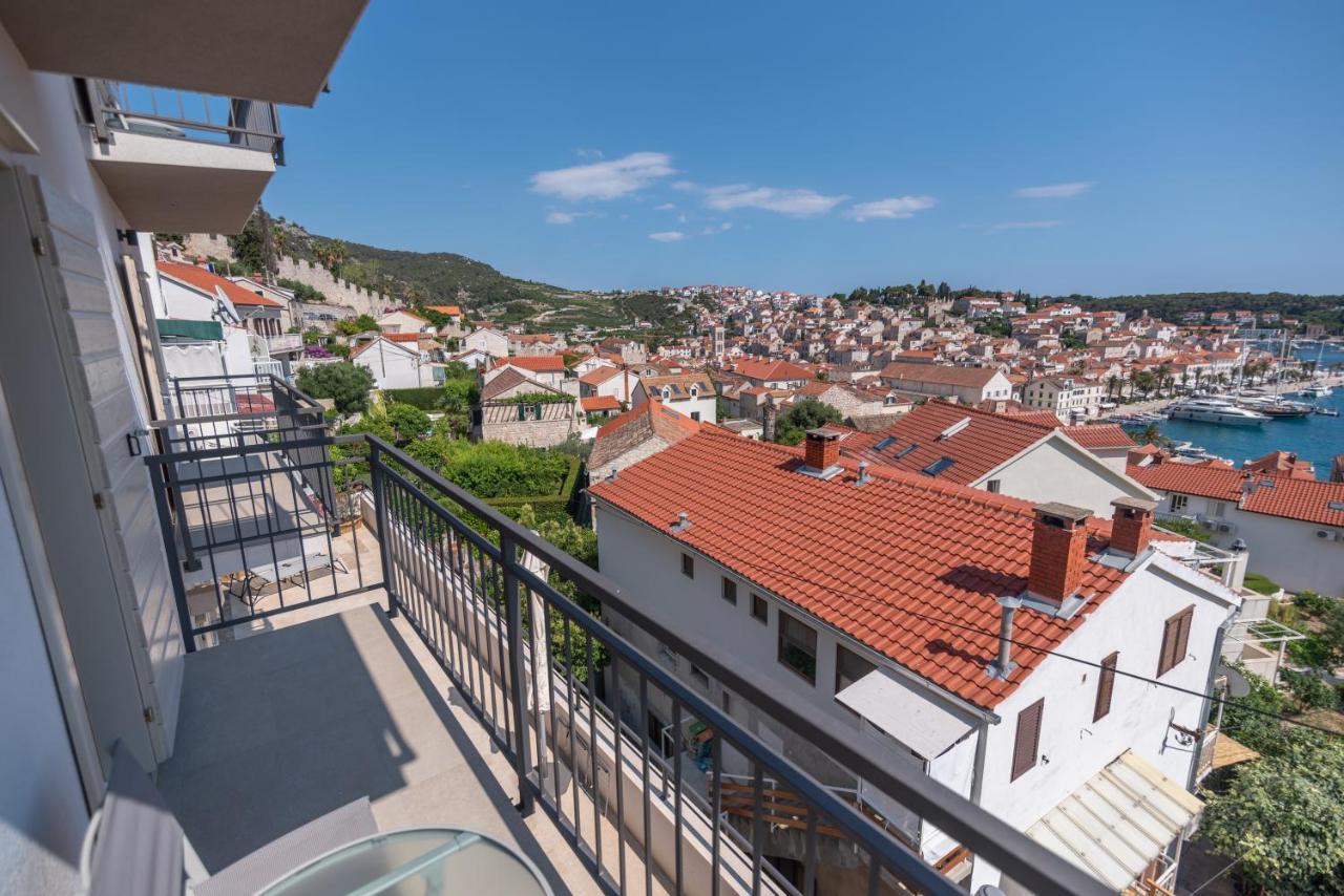 Brand New Apt W Balcony & Perfect Seaview At Center Hvar Town Eksteriør billede