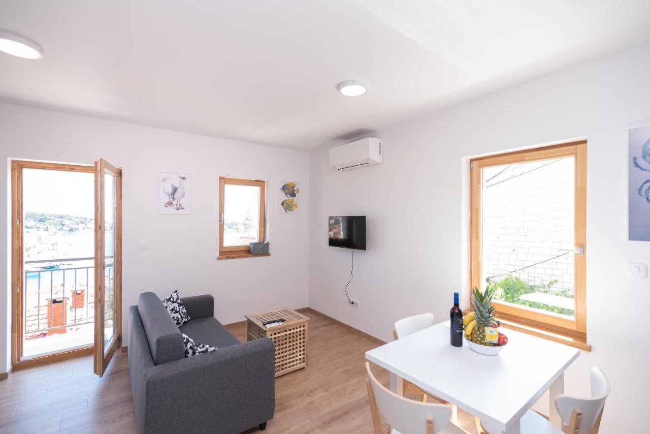 Brand New Apt W Balcony & Perfect Seaview At Center Hvar Town Eksteriør billede