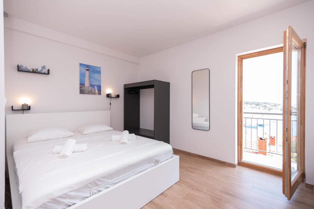Brand New Apt W Balcony & Perfect Seaview At Center Hvar Town Eksteriør billede