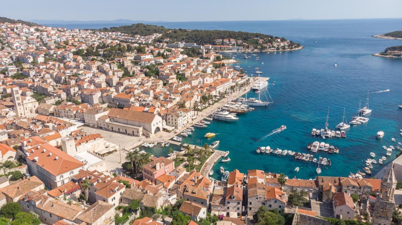 Brand New Apt W Balcony & Perfect Seaview At Center Hvar Town Eksteriør billede